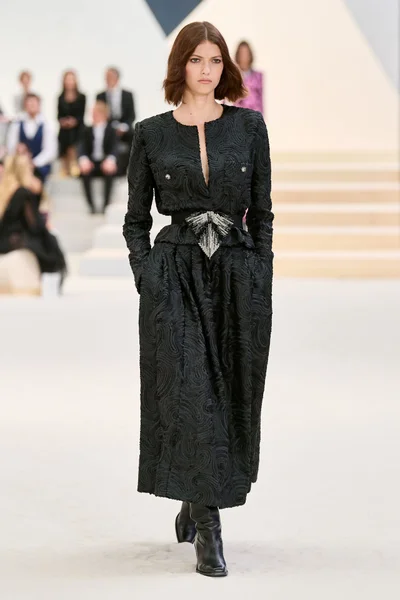 Look 25